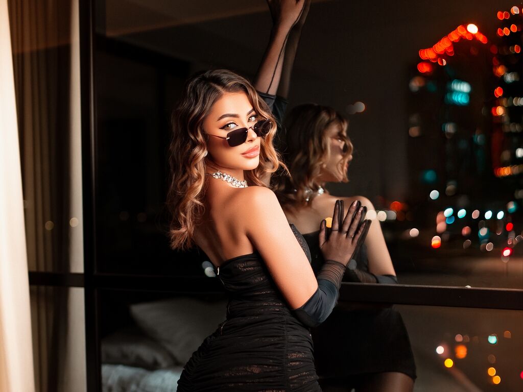 Ariana Roux
